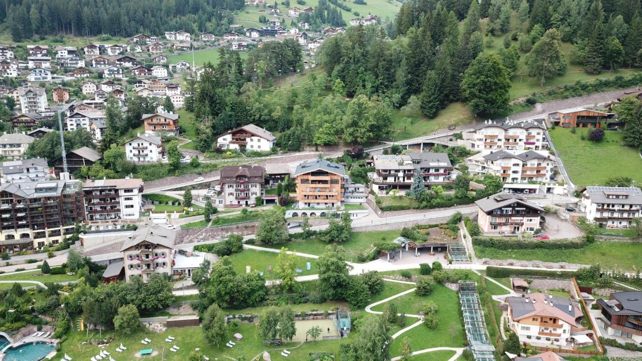 Villa Hubertus Urtijëi Buitenkant foto