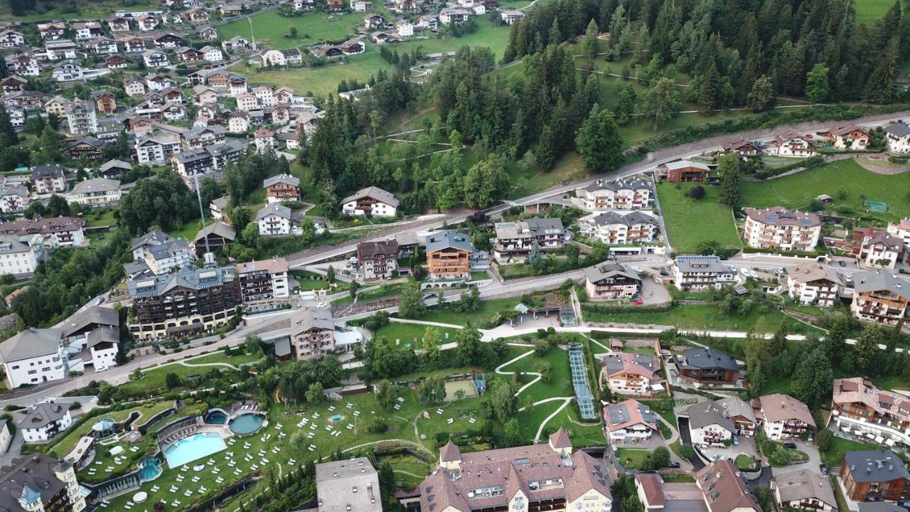 Villa Hubertus Urtijëi Buitenkant foto