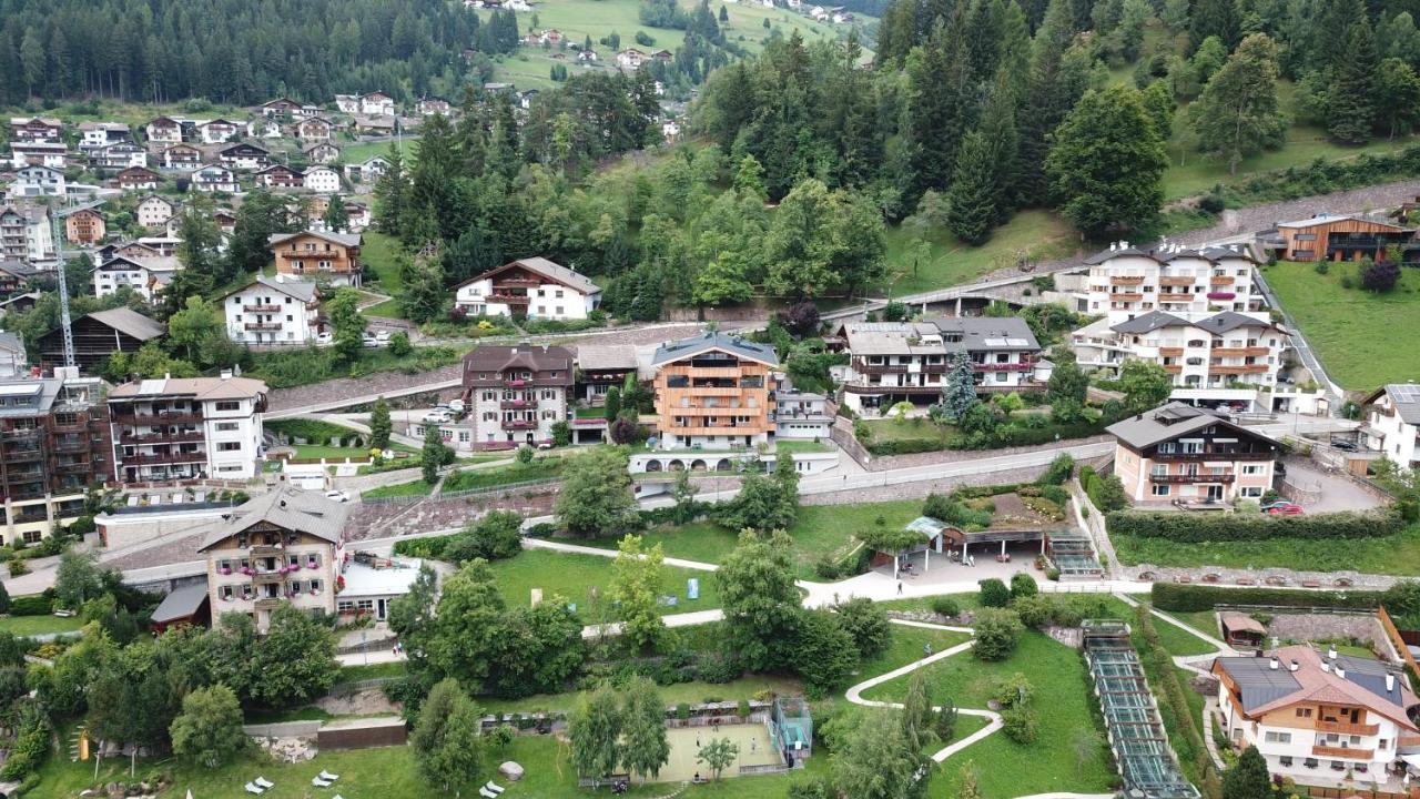 Villa Hubertus Urtijëi Buitenkant foto
