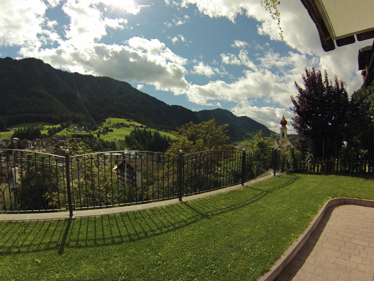 Villa Hubertus Urtijëi Buitenkant foto