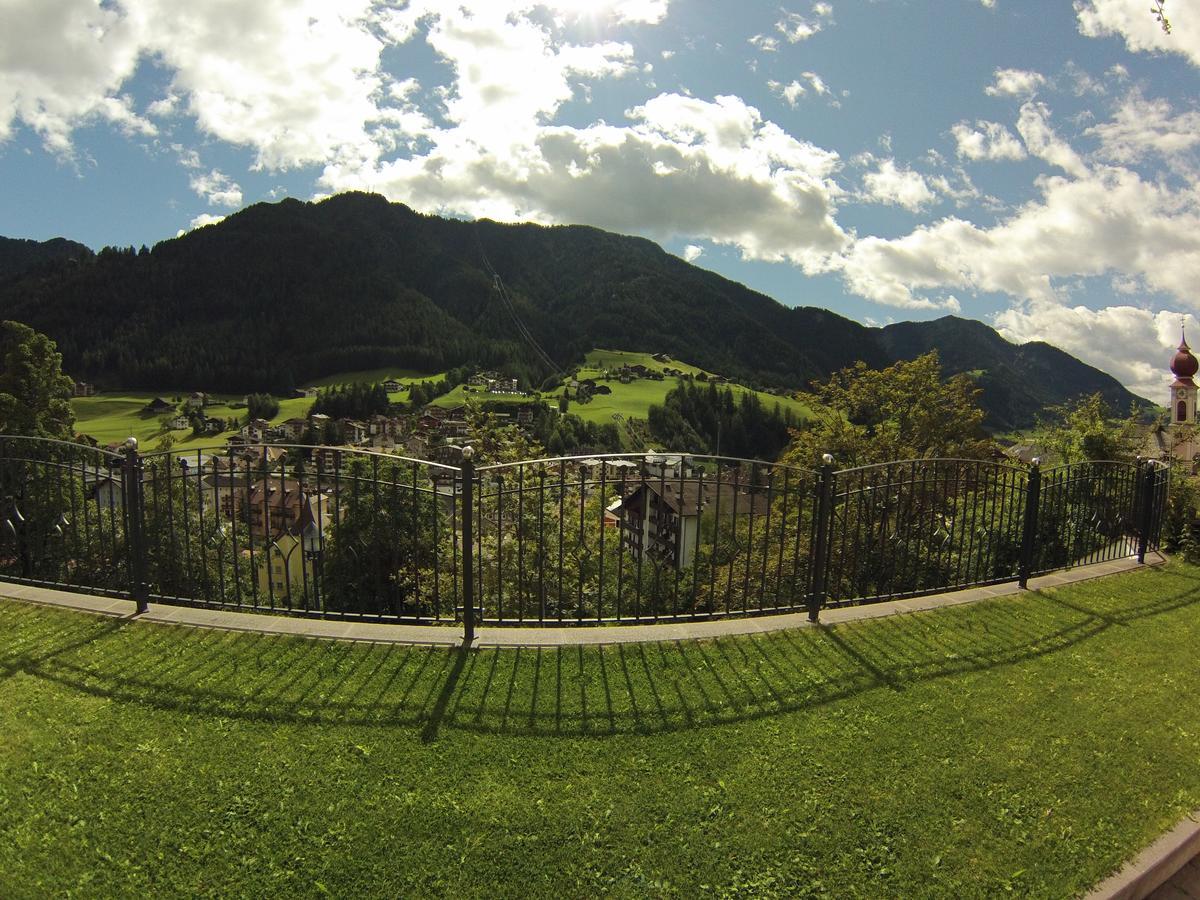 Villa Hubertus Urtijëi Buitenkant foto