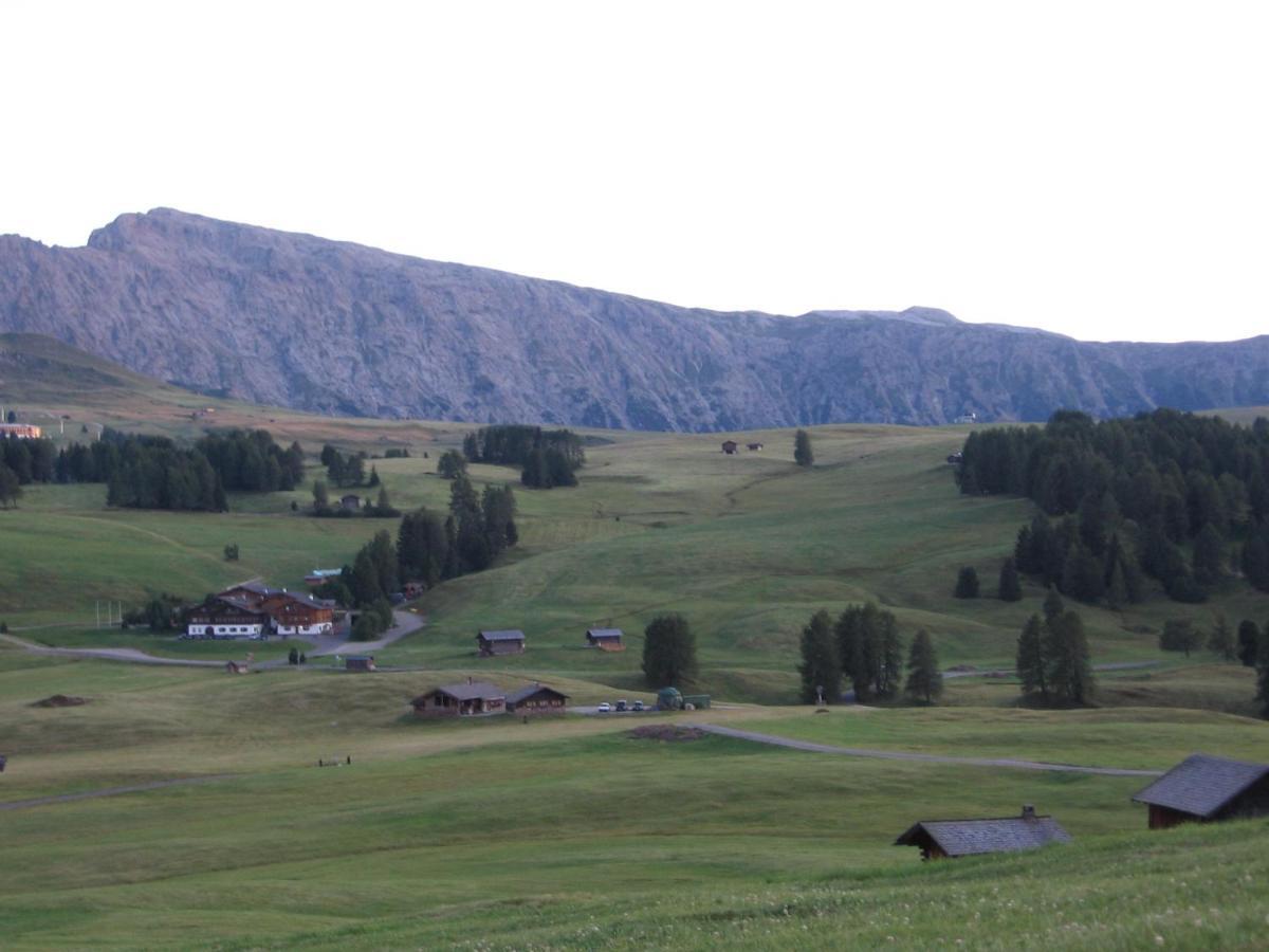 Villa Hubertus Urtijëi Buitenkant foto